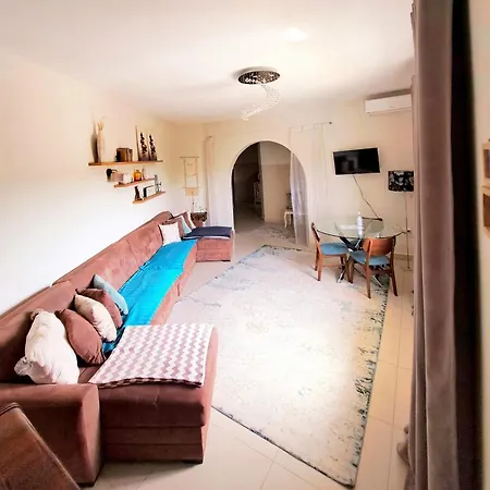 Bird Of Paradise Apartment